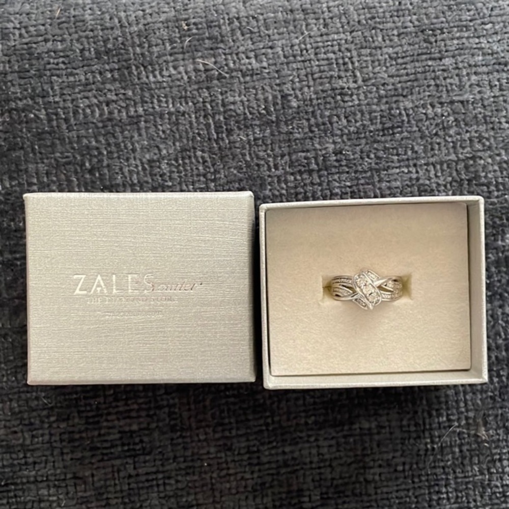 Zales ring size 7